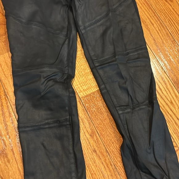 Black pants - Picture 5 of 8